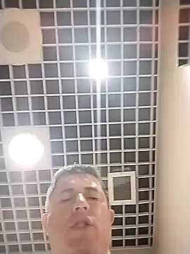 bigcristh79 - BigCristh79's free webcam - UK Sex Cams