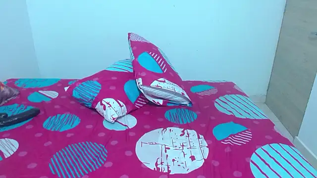 daniela_pra - Daniela_pra's free webcam - UK Sex Cams