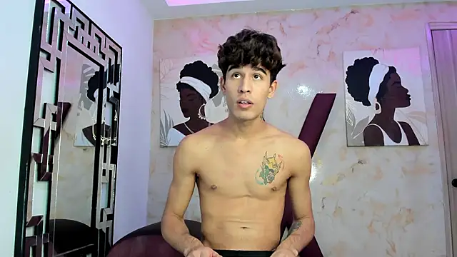 PRETTY_COCK1 webcam