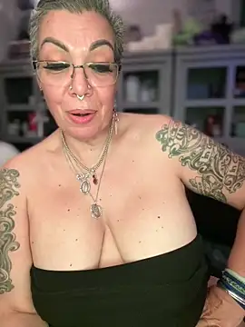 dieseldame1313 webcam