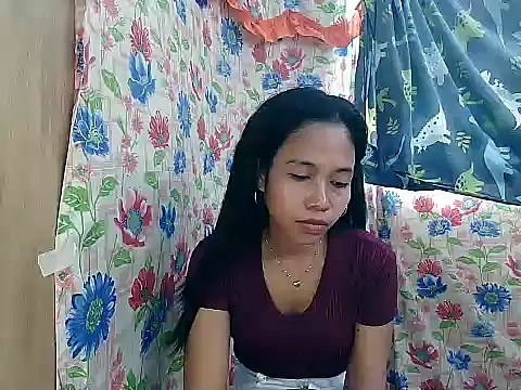 PinaySkinnyGirl webcam