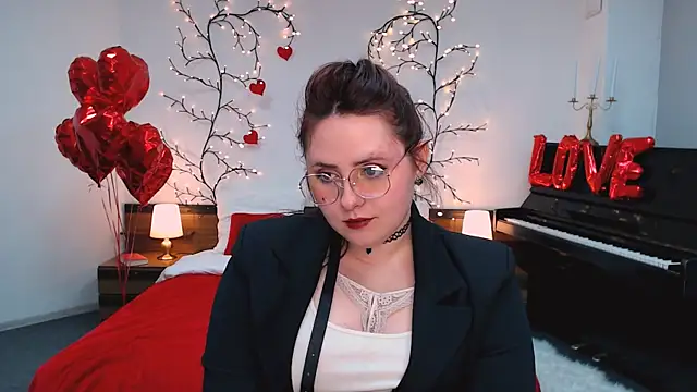 Hennessy_bunny webcam