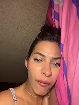 violetta-brown1 - Violetta-brown1's free webcam - UK Sex Cams