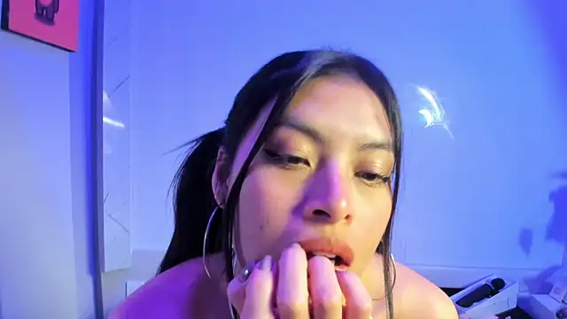 Chloe_Martini webcam