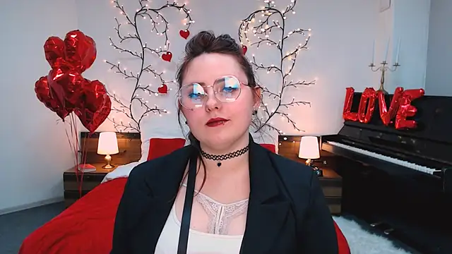 Hennessy_bunny webcam