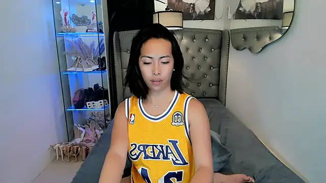 reighnempress webcam