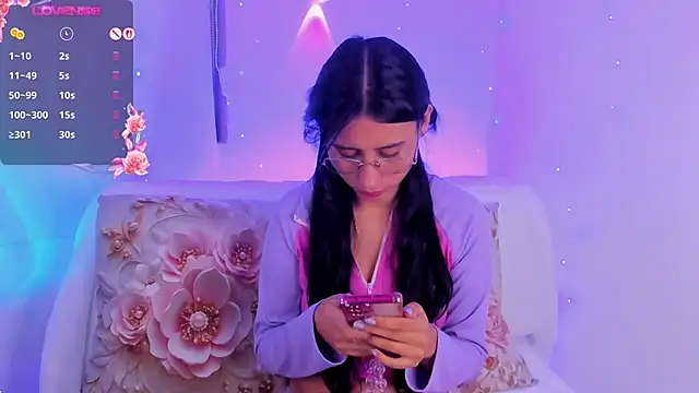 nayecloud - NayeCloud's free webcam - UK Sex Cams