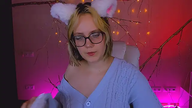 madeline_doll webcam