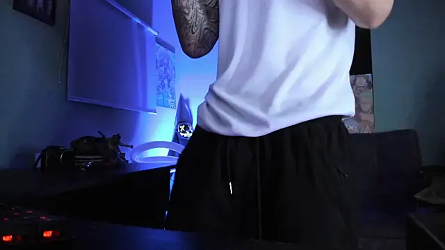 Dominatofstupid webcam