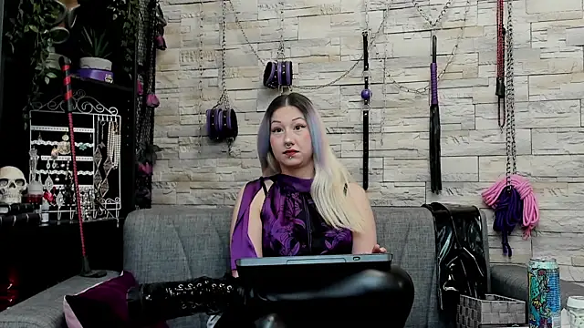 CruelMistress webcam