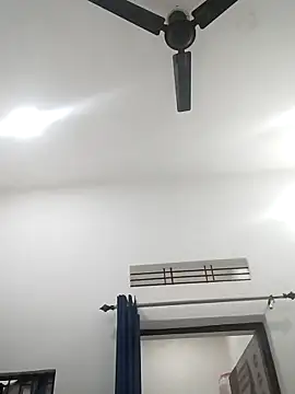 Daddyishere_19 webcam