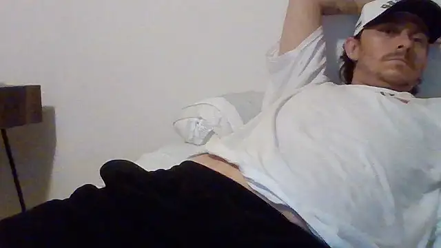 Tallhungandcloudy webcam