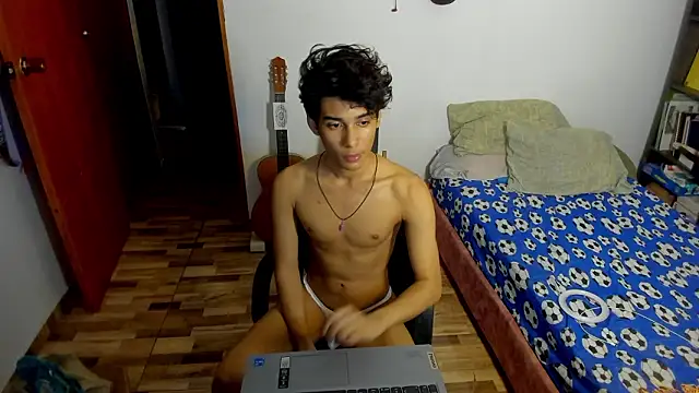 aliotttwink - AliottTwink's free webcam - UK Sex Cams