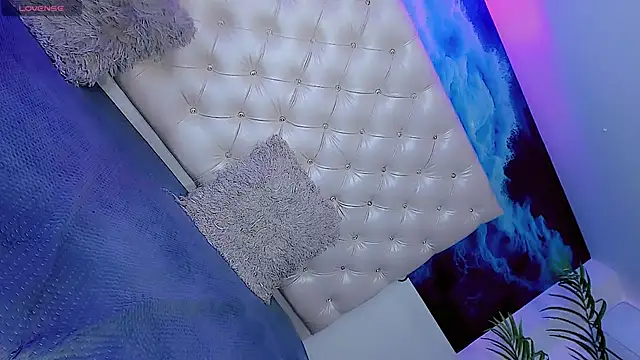 Daniiela_Ember's room