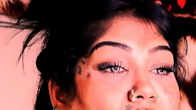 indian_dreamgirl webcam