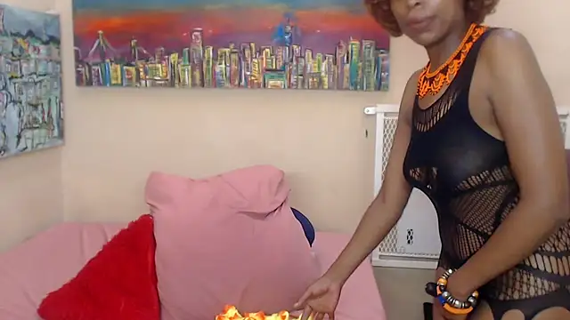 PreciousEbonyPearl webcam