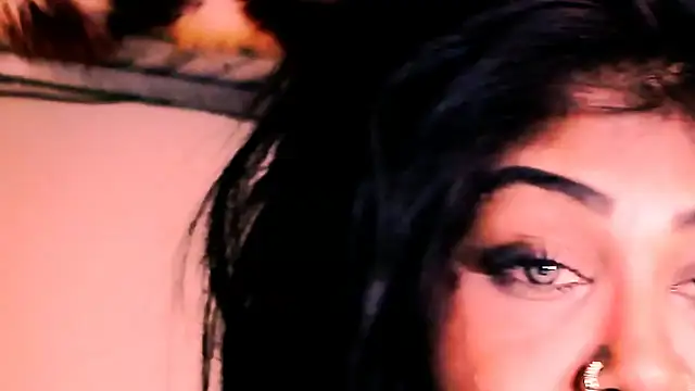 indian_dreamgirl webcam