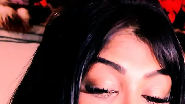 indian_dreamgirl webcam