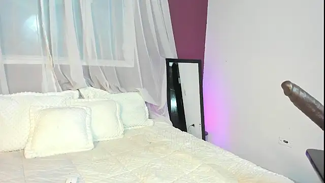 Nicole_Brown1126 webcam