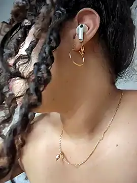 Webcam Model (miafresa_hot)  is live.Free join now!