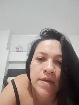 LindaSalo33 webcam