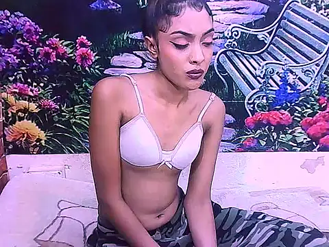 IndianPretty14u2Luv webcam