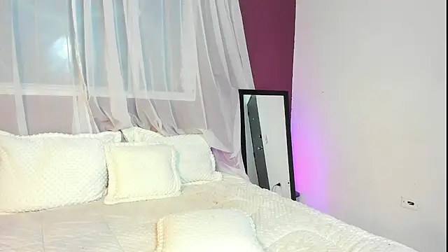 Nicole_Brown1126 webcam