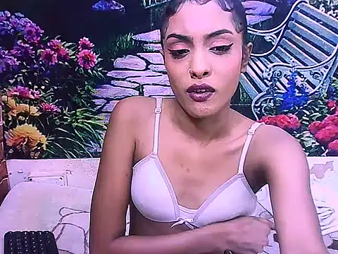 IndianPretty14u2Luv webcam