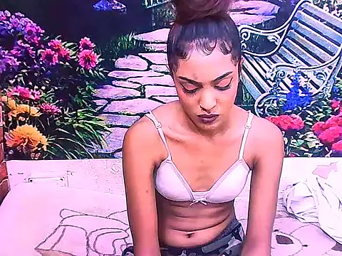 IndianPretty14u2Luv webcam