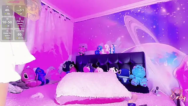 Thalia_girl21's room