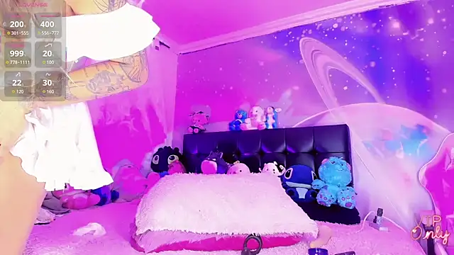 Thalia_girl21's room