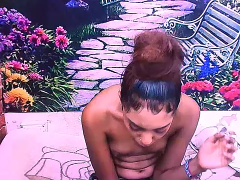 IndianPretty14u2Luv webcam