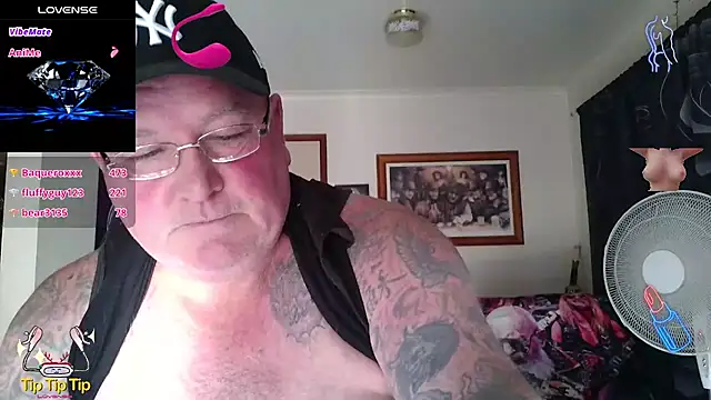 KINKYBLUEYES69 webcam