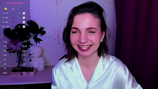 KindHazelHere_ webcam