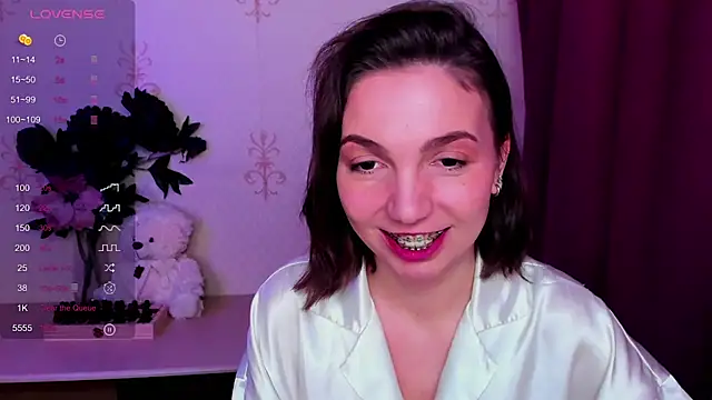 KindHazelHere_ webcam