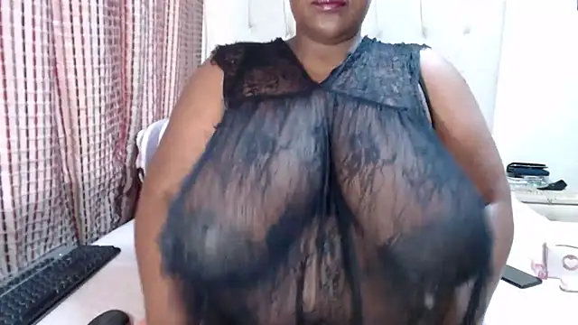 CHOCOLATEDARKBUSTYX webcam