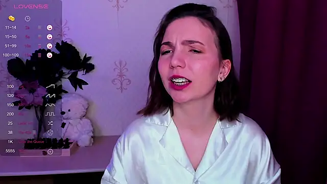 KindHazelHere_ webcam