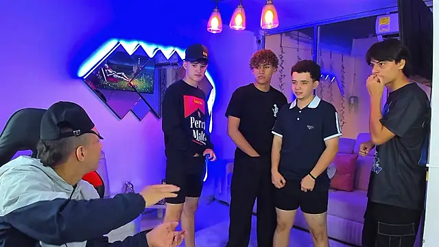 Houseofwarrios webcam