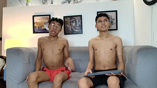 COUPLES_BOYS webcam