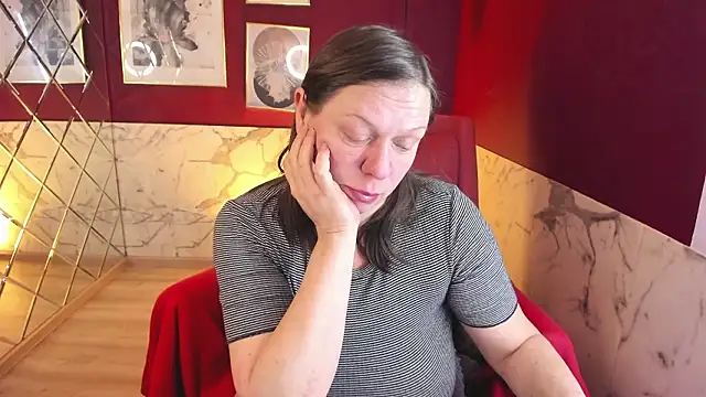 KellyPerfection webcam