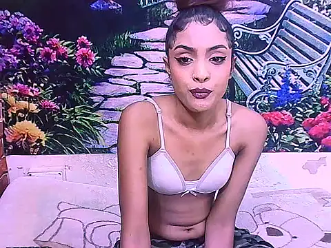 IndianPretty14u2Luv webcam