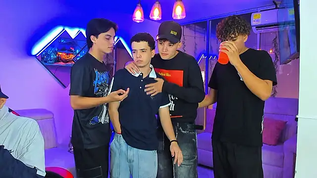 Houseofwarrios webcam