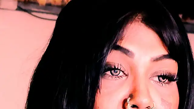 indian_dreamgirl webcam