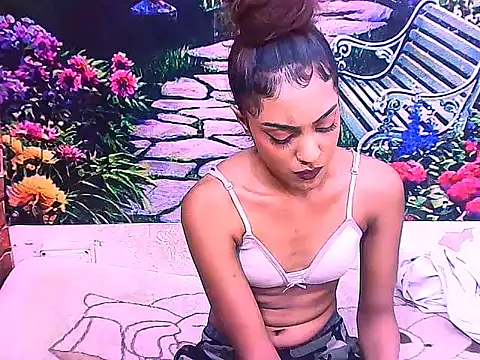 IndianPretty14u2Luv webcam