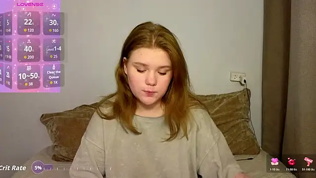 LaseyMoon live sex cam