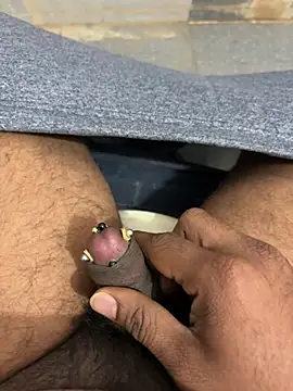 Indian_Dick_Pierced webcam