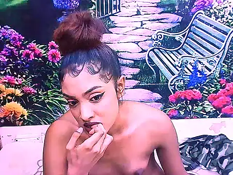 IndianPretty14u2Luv webcam