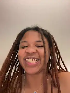 HEARTBREAKBRE webcam