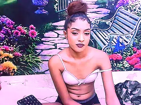 IndianPretty14u2Luv webcam