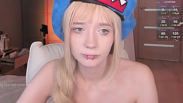 ElizabethBritanny webcam